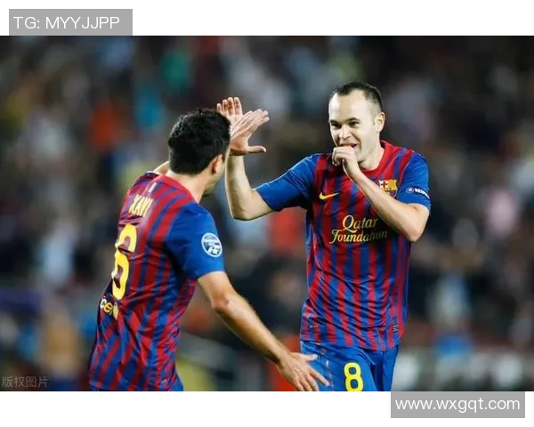 本泽马评选足坛最佳阵容引热议自己与莫德里奇伊涅斯塔均为替补